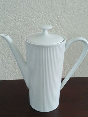 Arzberg / German Porcelain Tea Pot.